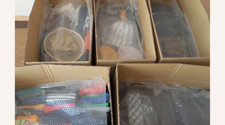 緩衝材を詰める