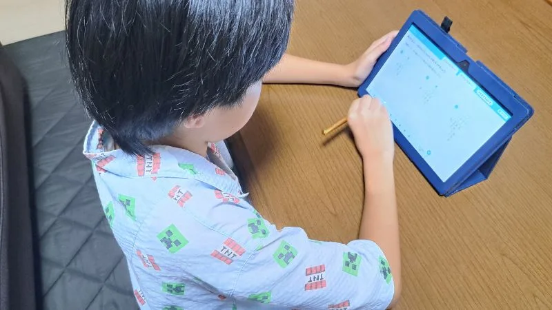 RISU算数を体験する息子